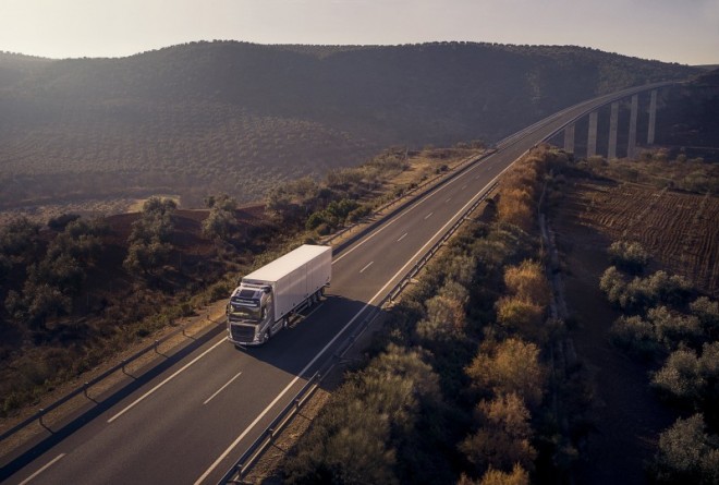 New Volvo Trucks finance program helps haulage firms to ‘Keep Moving’ through the Coronavirus crisis