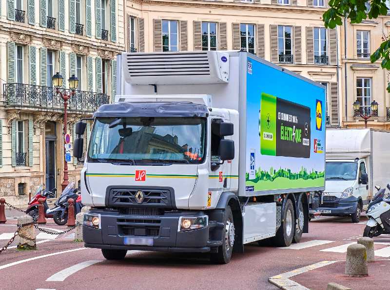  Renault Trucks enhances its range of Electric Trucks