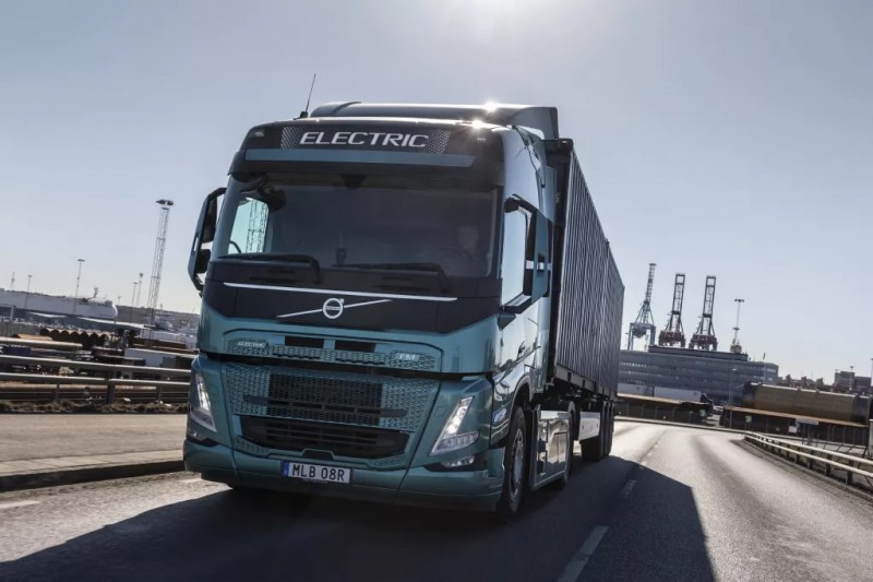 Volvo Trucks hosts online event to speed up the transition to electric trucks